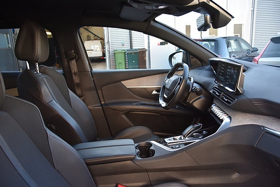 Peugeot 3008 8 of 18