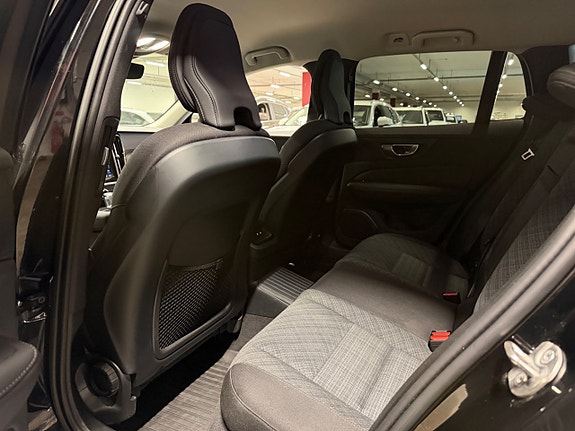 Volvo V60 10 of 17