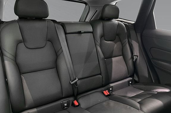 Volvo XC60 11 of 21