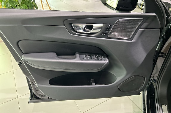 Volvo XC60 15 of 21