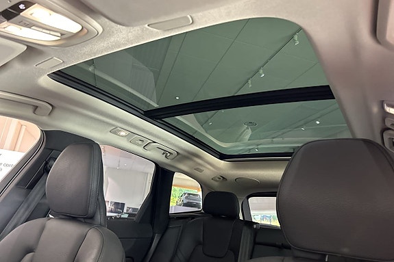 Volvo XC60 17 of 21