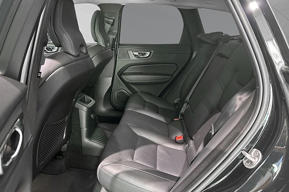 Volvo XC60 8 of 21