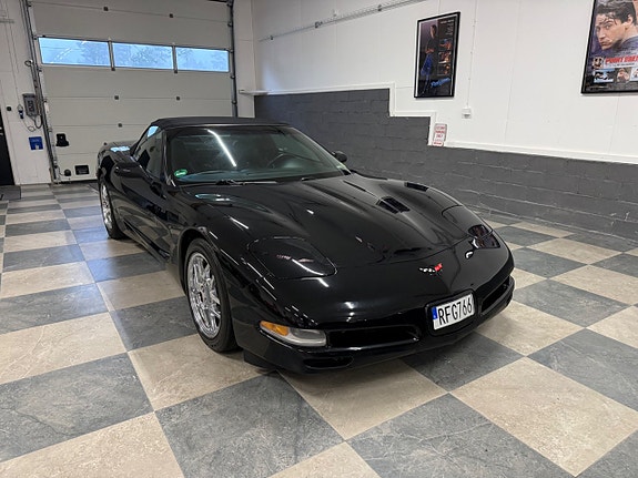 Chevrolet Corvette 18 of 29