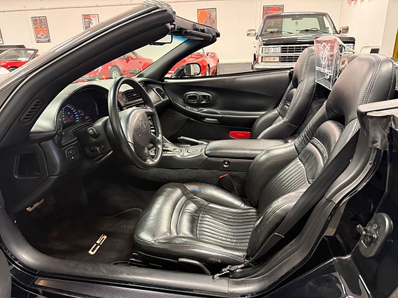 Chevrolet Corvette 21 of 29
