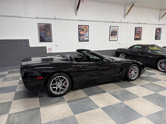 Chevrolet Corvette 12 of 29