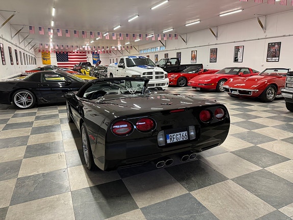 Chevrolet Corvette 9 of 29