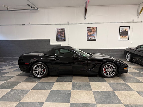 Chevrolet Corvette 16 of 29