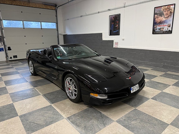 Chevrolet Corvette 3 of 29