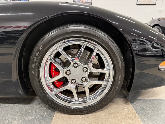 Chevrolet Corvette 13 of 29