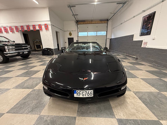 Chevrolet Corvette 4 of 29