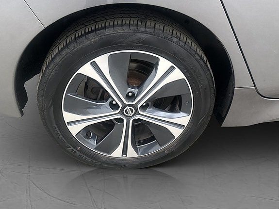 Nissan Leaf 28 of 30