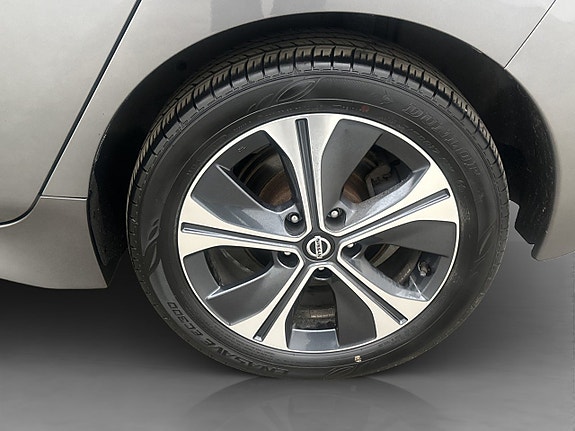 Nissan Leaf 27 of 30
