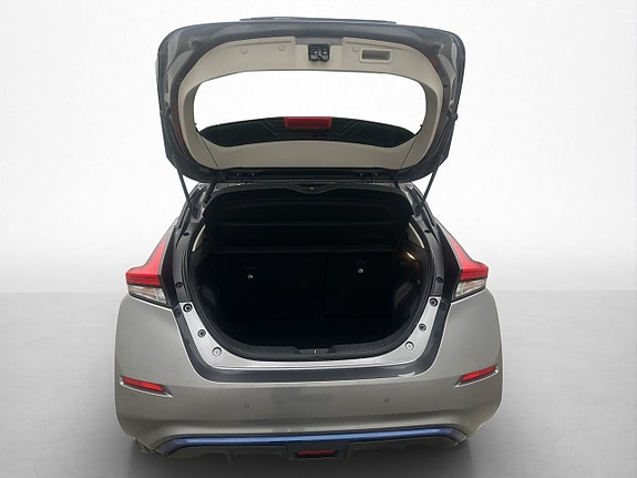 Nissan Leaf 9 of 30