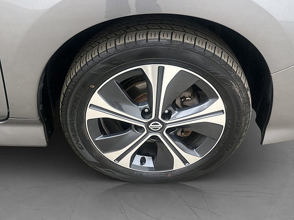 Nissan Leaf 29 of 30