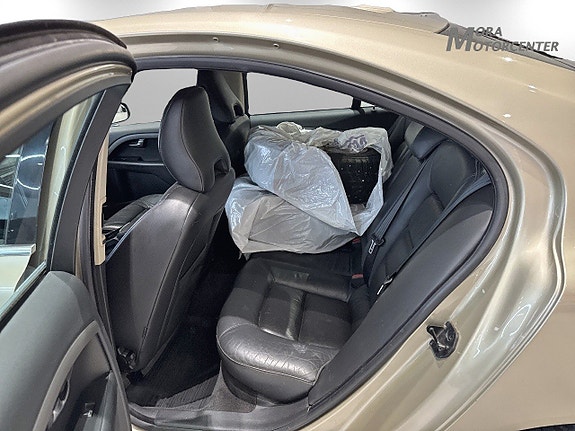 Volvo S80 9 of 14