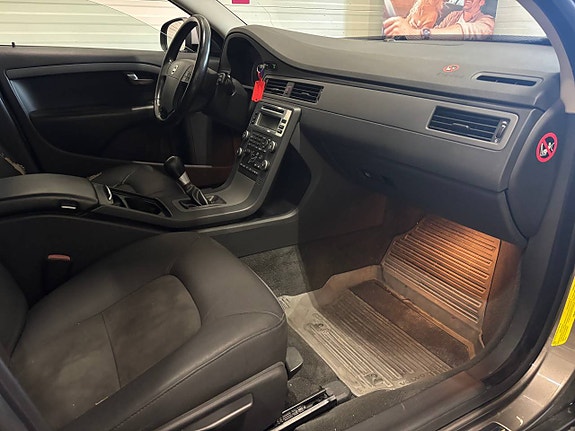 Volvo V70 6 of 7