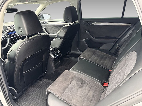 Skoda Superb Scout 8 of 18
