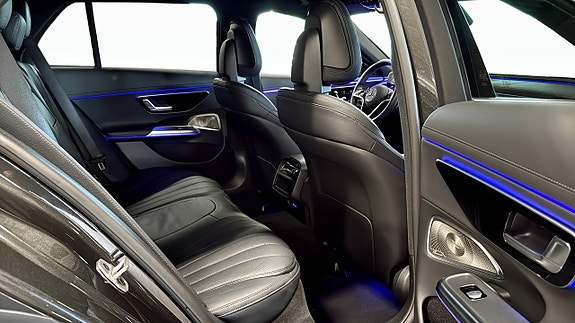 Mercedes-Benz E300 5 of 26