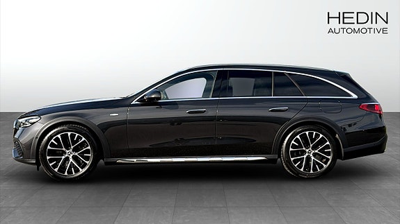 Mercedes-Benz E300 6 of 26