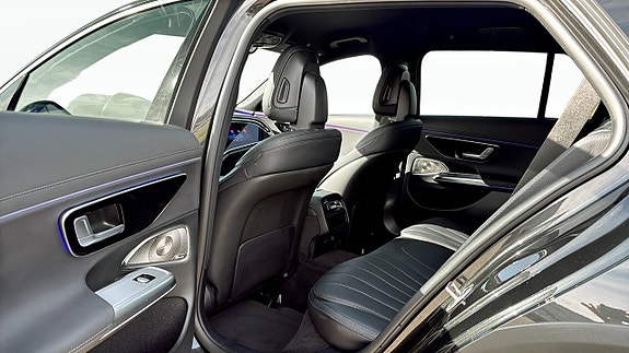 Mercedes-Benz E300 16 of 26