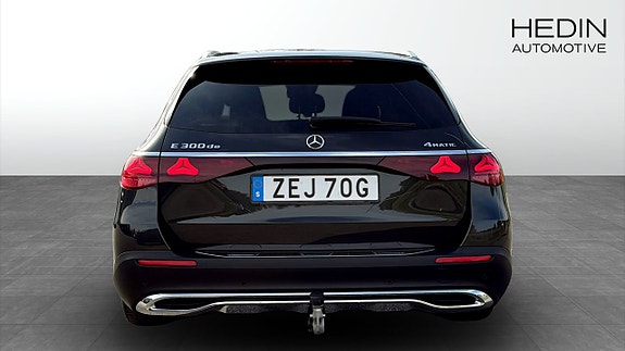 Mercedes-Benz E300 7 of 26