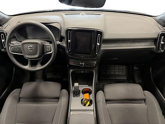 Volvo EX40 12 of 29
