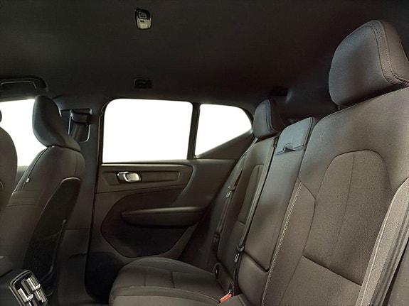 Volvo EX40 22 of 29