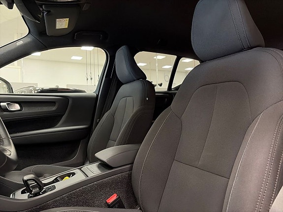 Volvo EX40 10 of 29