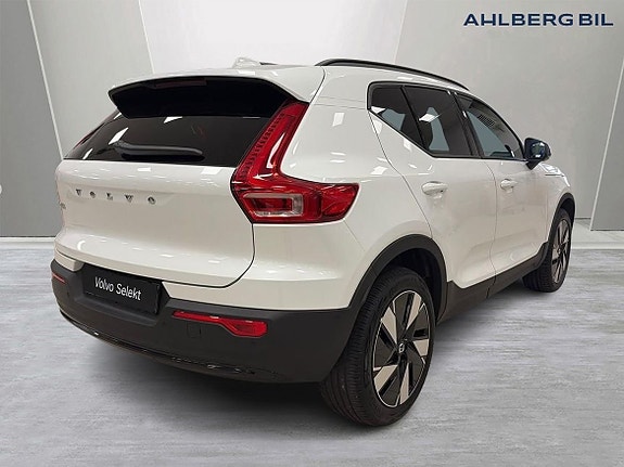 Volvo EX40 5 of 29