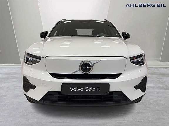 Volvo EX40 6 of 29