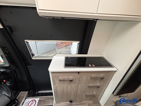 Kabe Van CRV 690 LB * AC * Litium * Solceller * 13 of 21
