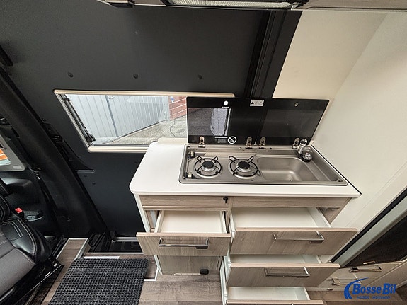 Kabe Van CRV 690 LB * AC * Litium * Solceller * 14 of 21