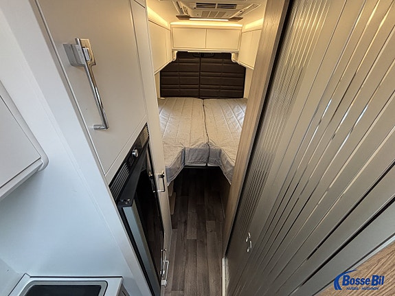 Kabe Van CRV 690 LB * AC * Litium * Solceller * 17 of 21