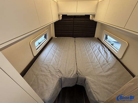 Kabe Van CRV 690 LB * AC * Litium * Solceller * 21 of 21