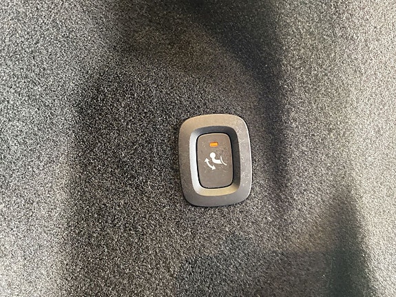 Volvo XC60 15 of 19