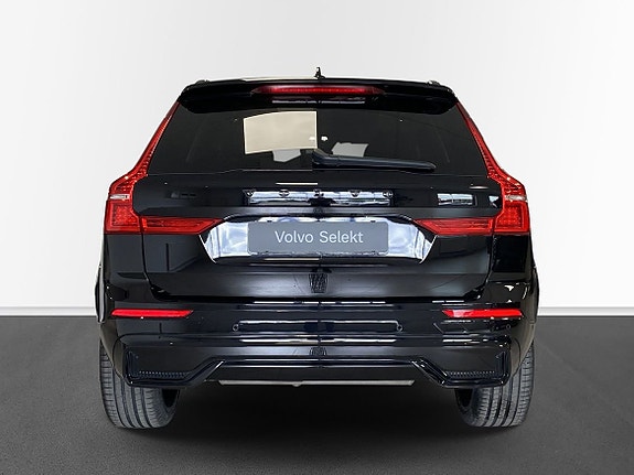 Volvo XC60 8 of 19