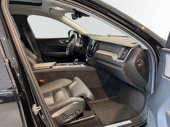 Volvo XC60 5 of 19