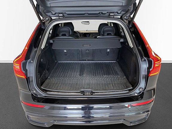 Volvo XC60 14 of 19