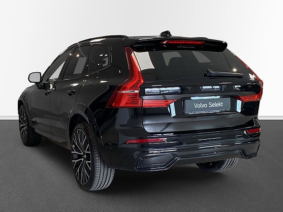 Volvo XC60 2 of 19