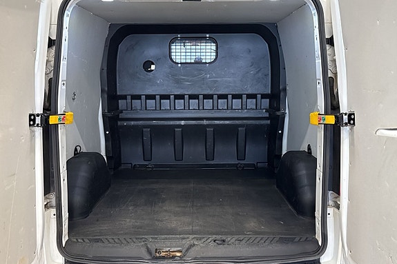 Ford Transit Custom 23 of 24