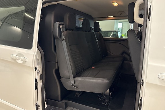 Ford Transit Custom 21 of 24