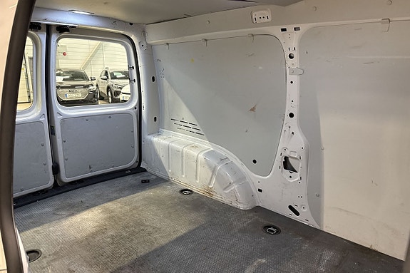 Volkswagen Caddy Maxi 22 of 24