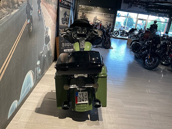 Harley-Davidson Electra Glide Ultra 4 of 8