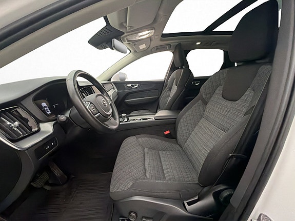 Volvo XC60 14 of 30
