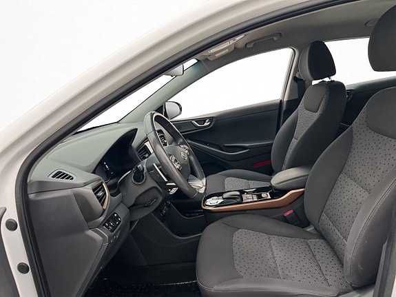 Hyundai IONIQ 12 of 30