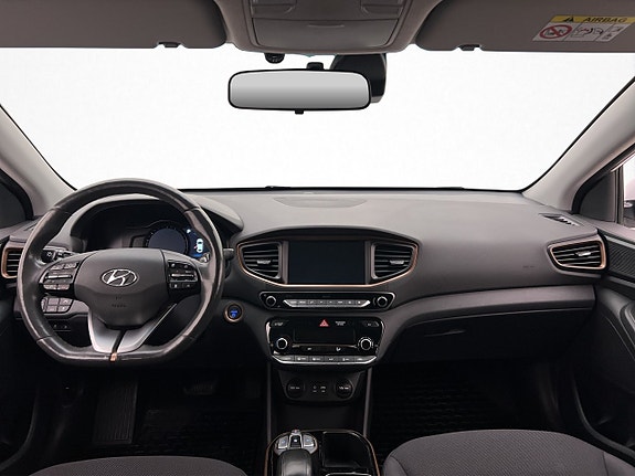 Hyundai IONIQ 13 of 30