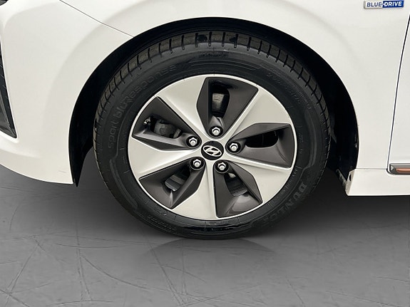 Hyundai IONIQ 28 of 30