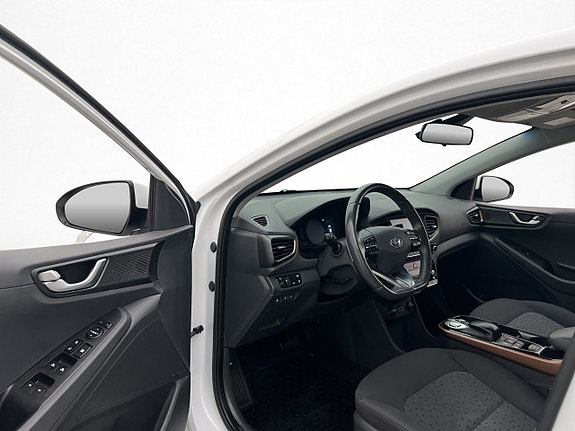 Hyundai IONIQ 10 of 30