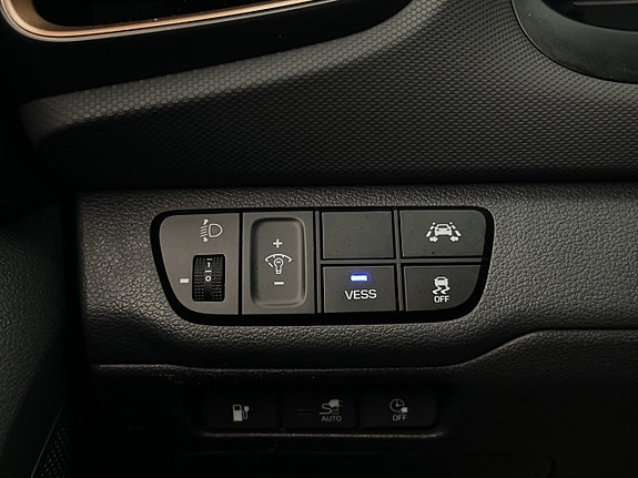 Hyundai IONIQ 26 of 30