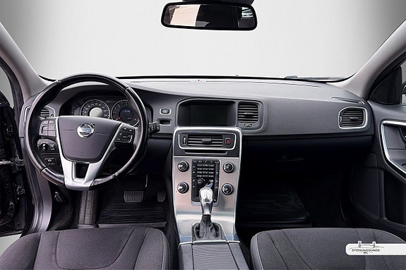 Volvo V60 9 of 25